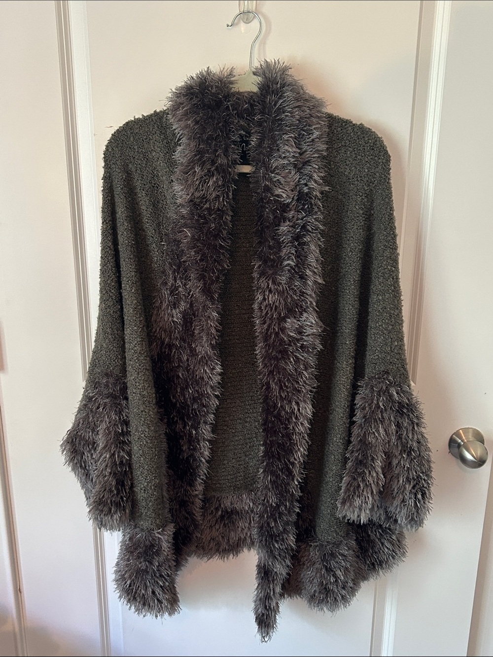 Noelle Olive Green Open-Front Cardigan with Faux-Fur Trim